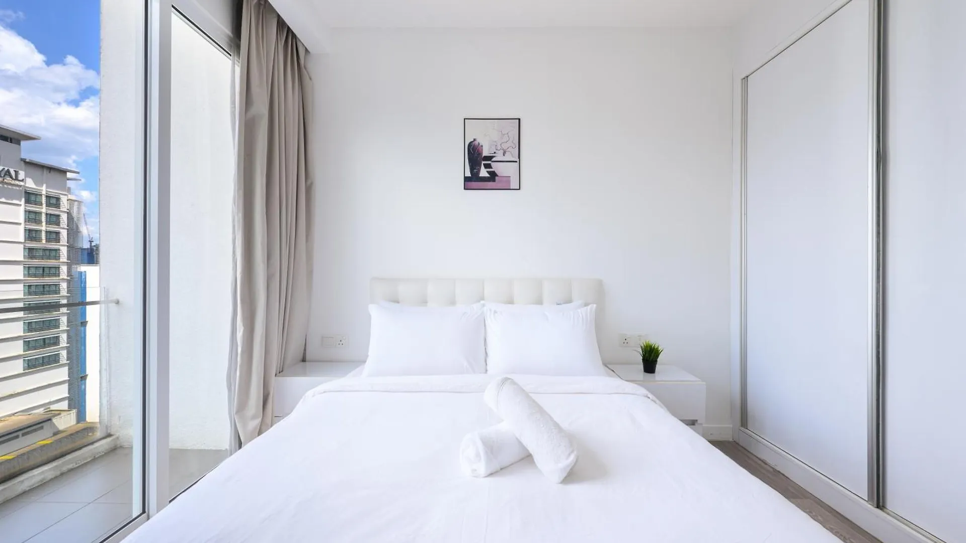 Апартаменты Greystone One Bukit Ceylon Куала-Лумпур