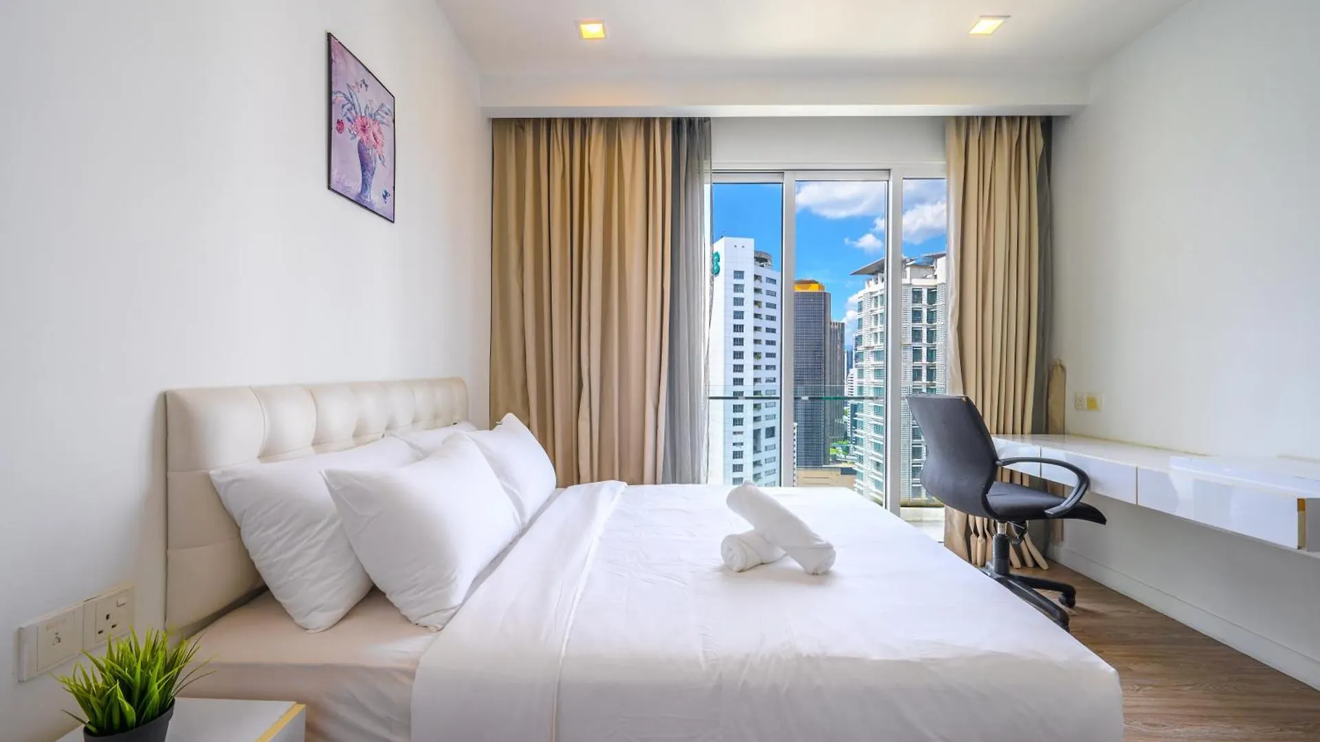 Апартаменты Greystone One Bukit Ceylon Куала-Лумпур